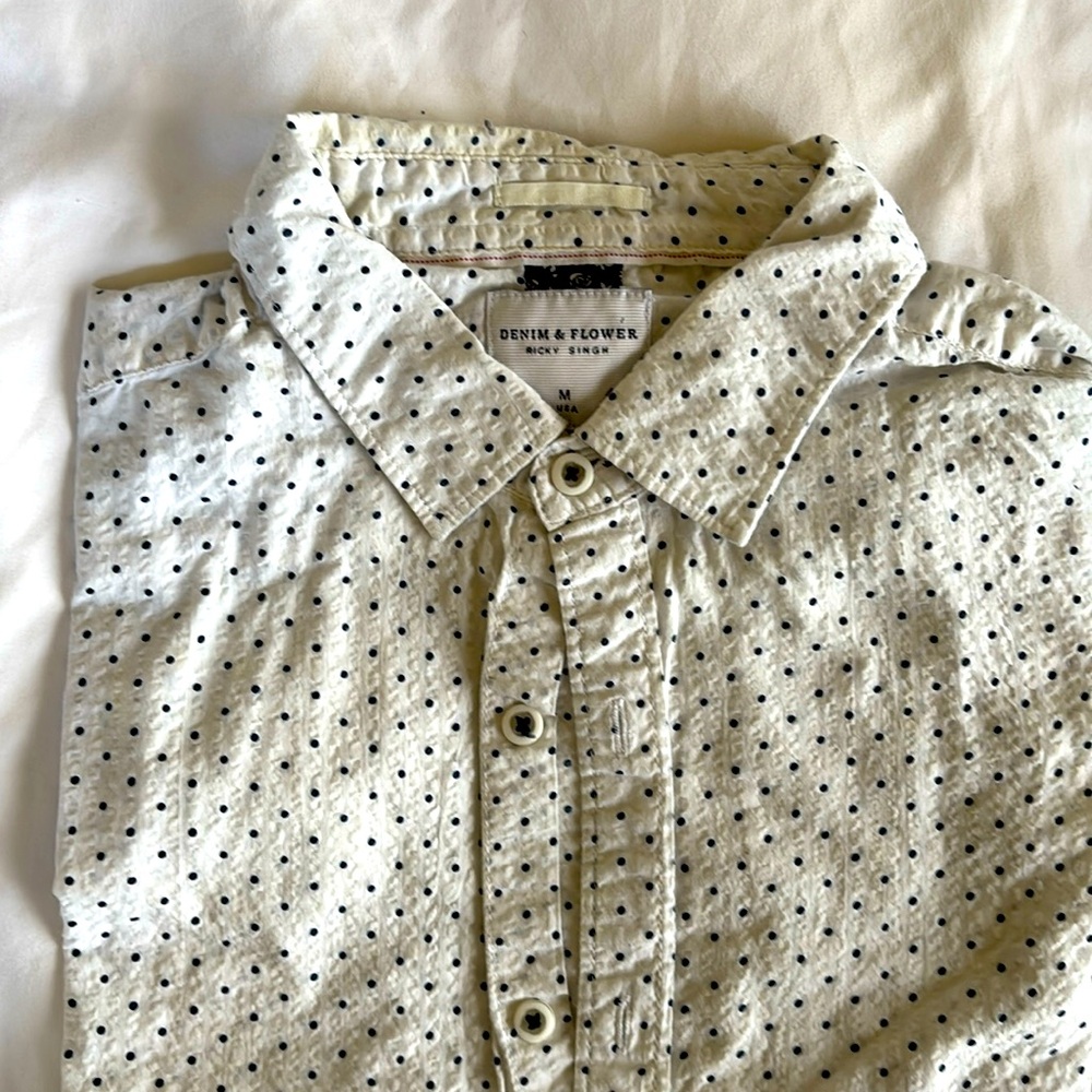Short sleeve button up